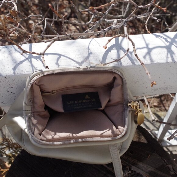 Beautiful Little Liz Claibarne Purse - Picture 3 of 6